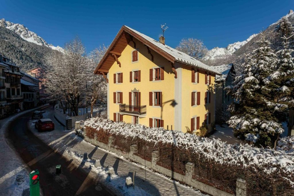 Villa Montserrat n°1 en location saisonnière ou à la semaine à Chamonix, appartement au cœur du centre-ville proche rue piétonne.